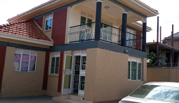 House for sale in Munyonyo area